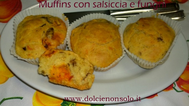 muffins salati con salsiccia e funghi