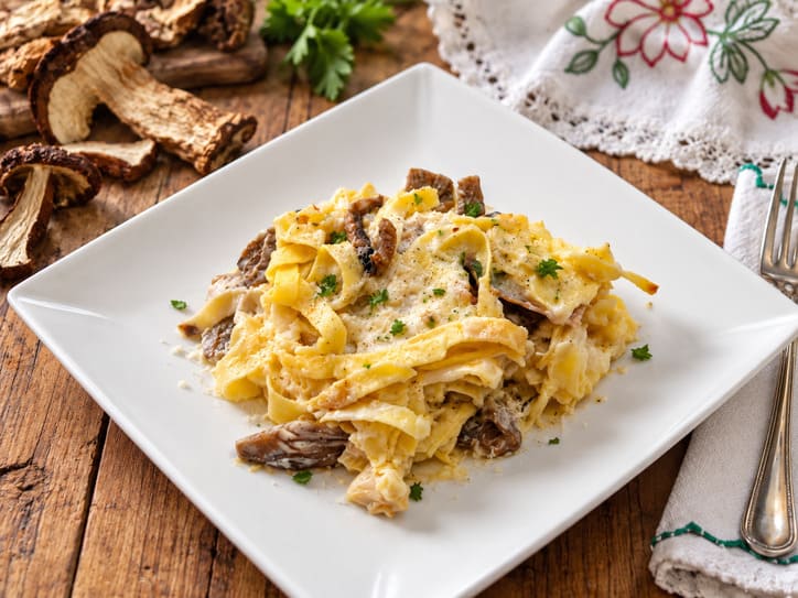 tagliatelle pasticciate con porcini secchi