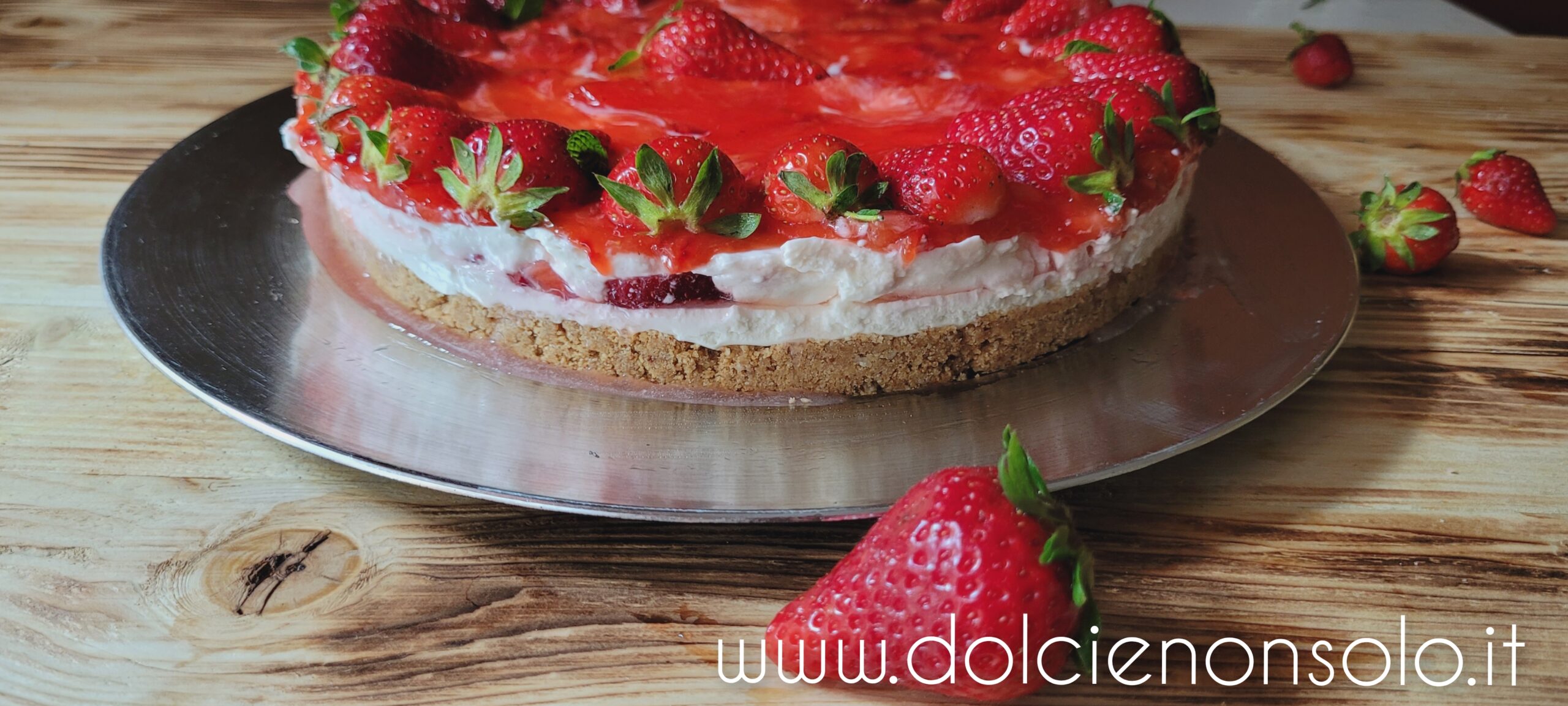 cheesecake alle fragole con coulis