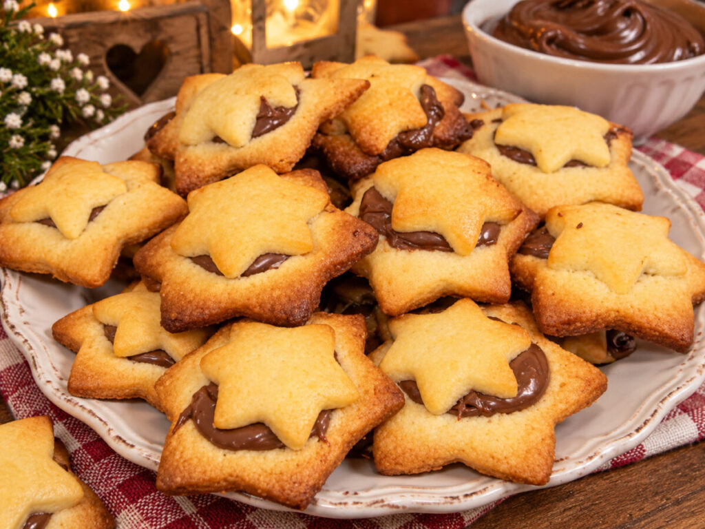 Dolcetti alla Nutella di pasta frolla a forma di stella